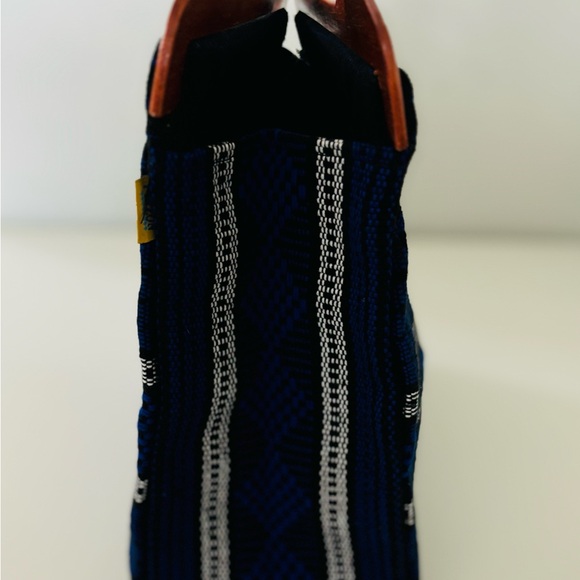 Made in Mexico Hand made Woven bag with Wood handle - New - Picture 5 of 10